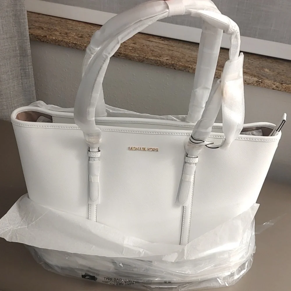 Michael Kors Jet Set Travel Large Saffiano Leather Tote Bag - Picture 2 of 4